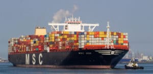 containership-loses-containers-e1546434477616